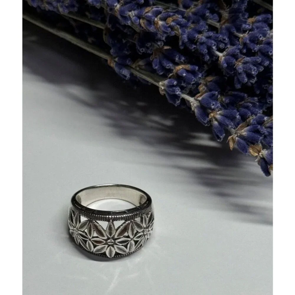 925 STERLING SILVER RING SIZE 7